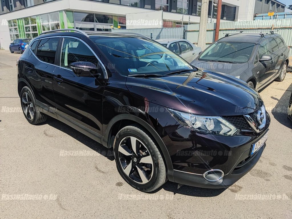 NISSAN QASHQAI 1.5 dCi Tekna+ SOK EXTRA! FRISS NAGYSZERVIZ! PANORÁMA TETŐ!